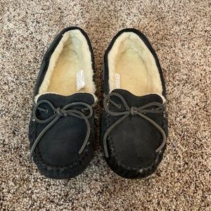 Eddie Bauer shearling moc slipper